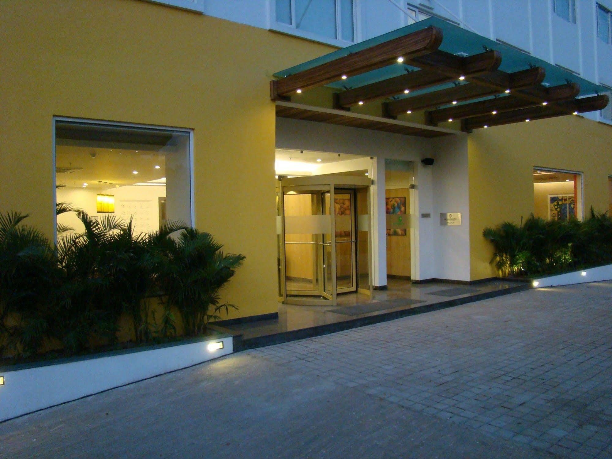 Lemon Tree Hotel Csennai Kültér fotó