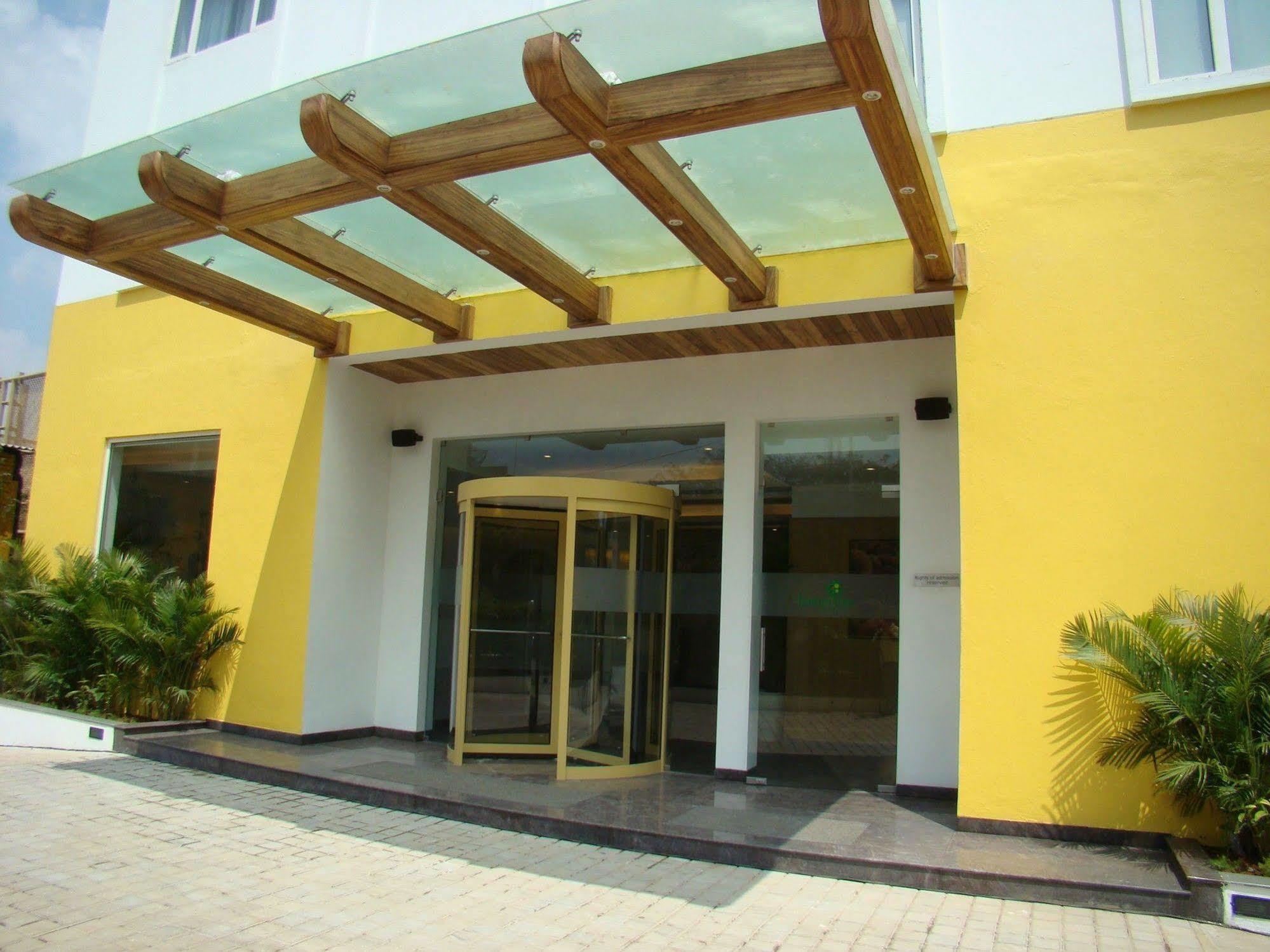 Lemon Tree Hotel Csennai Kültér fotó